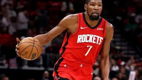 张稀哲34岁有望重返国足？邵佳一教练明确表态，球迷热议不断，惊喜频传！